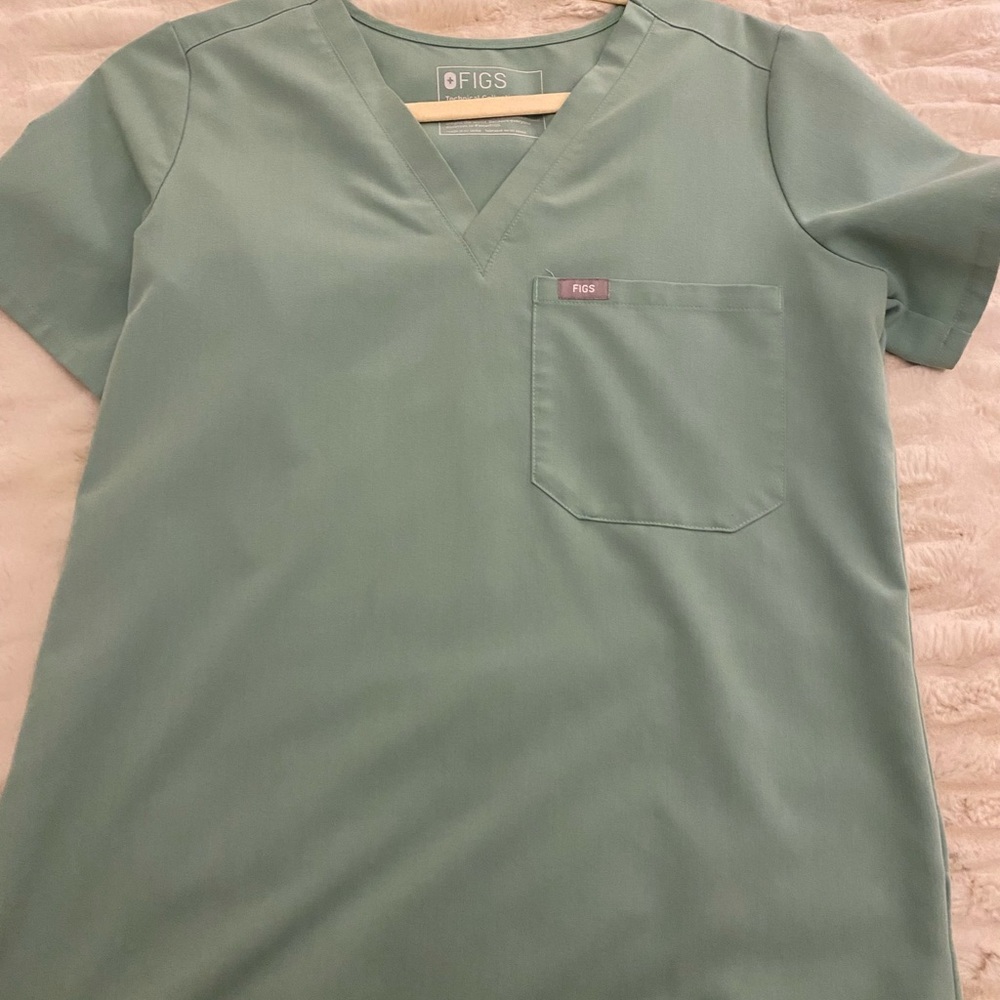 FIGS Catrina One Pocket Scrub Top limited edition color: JADE
